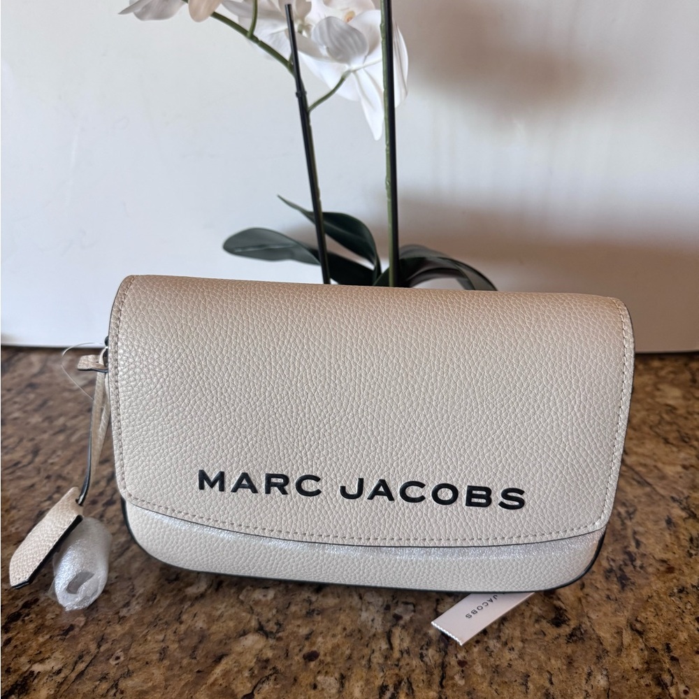 Marc Jacobs Bold Leather Shoulder Bag NEW